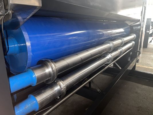 Продвинутая волнистая картонажная коробка Flexo Двухцветный принтер Slotter Ротационный резач