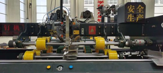 Полуавтоматическая швейная двойная сервокартонная коробка с толкательной пластиной