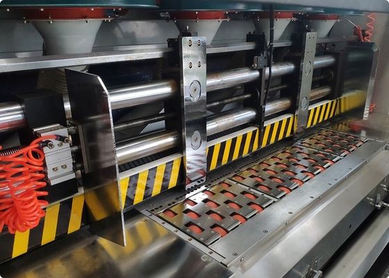 Высокая четкость 4 цвета флексо печатная машина с ротационным Slotter принадлежностей идеально